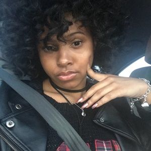 Meet your Posher, Reana